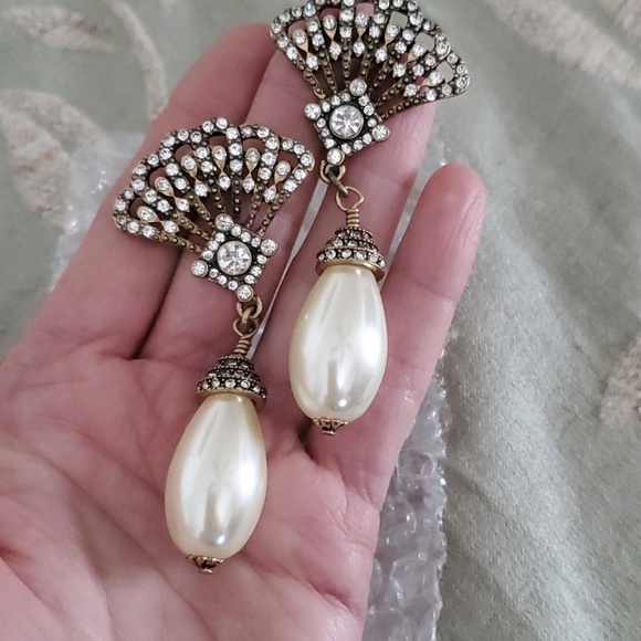 Earings - Picture 3 of 4